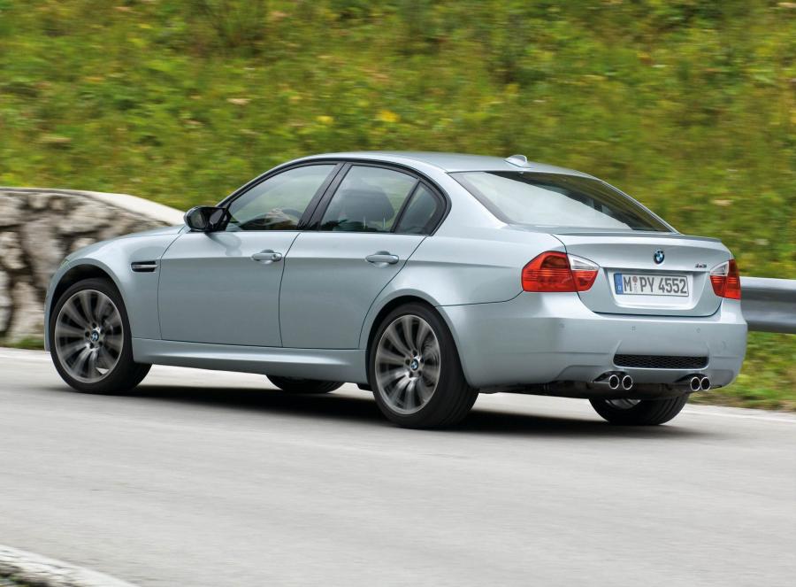  BMW M3 Sedan 2007 года  (фото 26 из 72)